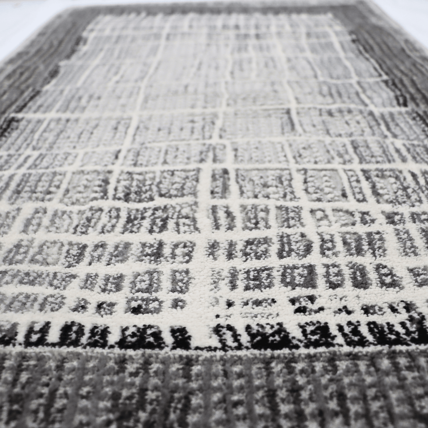 Covor Silverveil, Living/Dormitor, Alb, Gri si Crem, Incalzire in pardoseala, Fir Scurt 11 mm , Dimensiuni 80x150 cm, 2200 g/m², BravaCasa